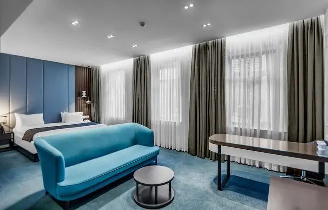 Deluxe Tek Büyük Yataklı Oda