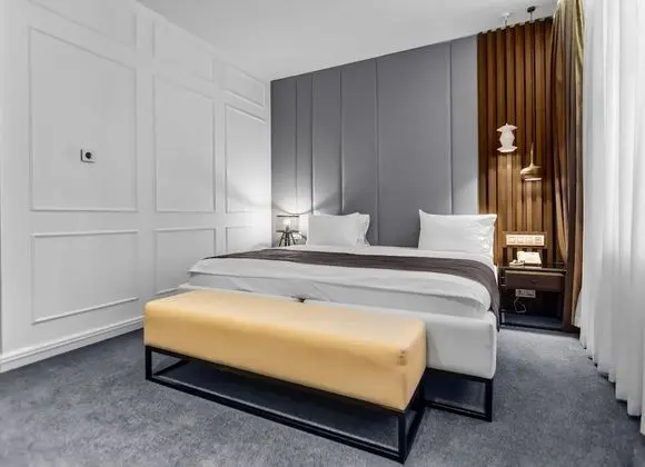 Deluxe Tek Büyük Yataklı Oda