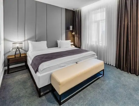 Deluxe Tek Büyük Yataklı Oda