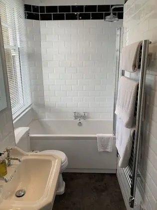 Design Tek Büyük Yataklı Oda, 1 Büyük (Queen) Boy Yatak, Bahçe Manzaralı