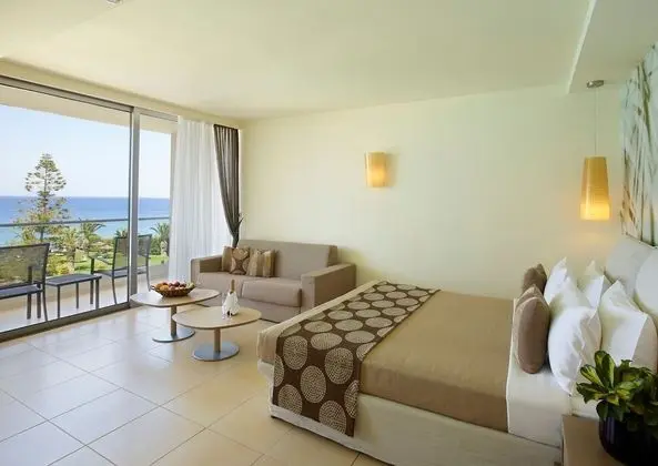 Deluxe Room with Sea View