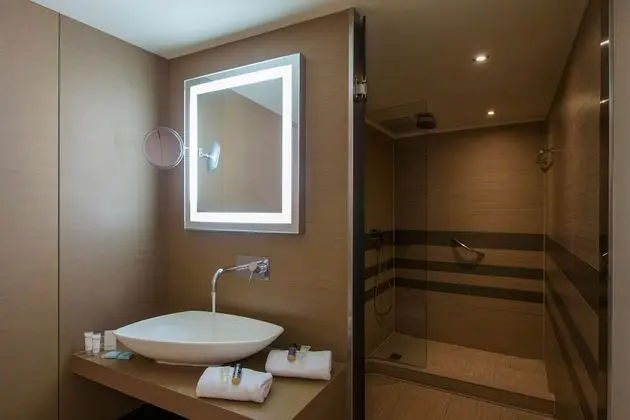 Deluxe Room with Sea View