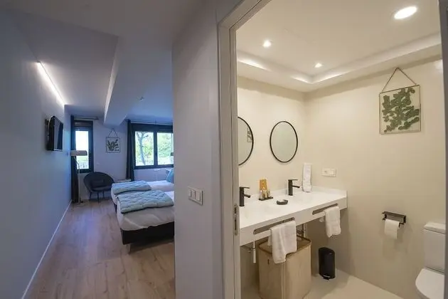 Tek Büyük veya İki Ayrı Yataklı Oda