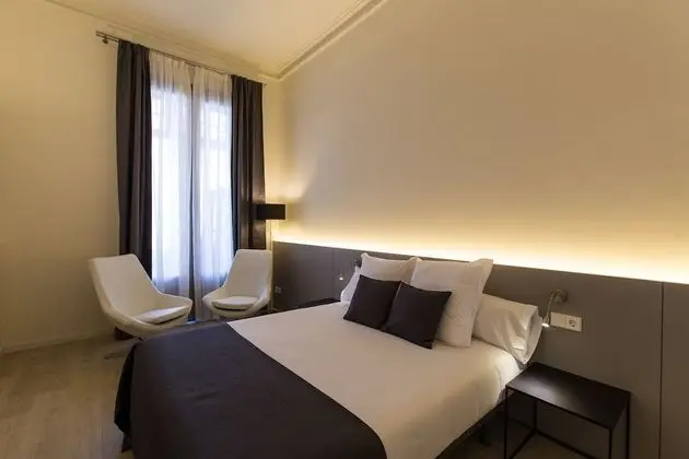 Tek Büyük veya İki Ayrı Yataklı Oda, Balkon