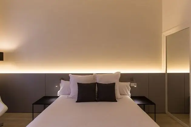 Tek Büyük veya İki Ayrı Yataklı Oda, Balkon