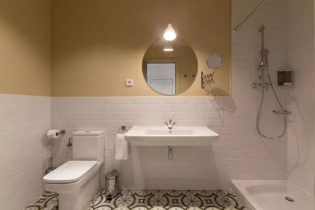 Tek Büyük veya İki Ayrı Yataklı Oda, Balkon, Şehir Manzaralı