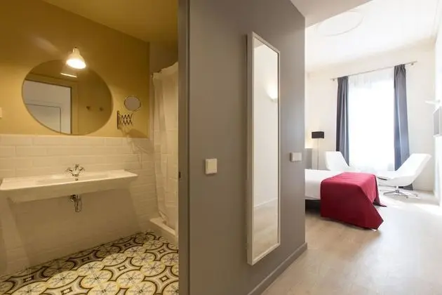 Tek Büyük veya İki Ayrı Yataklı Oda, Balkon, Şehir Manzaralı