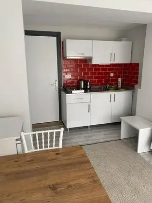 Apart 1+1 Oda, Manzarasız, Giriş Katı