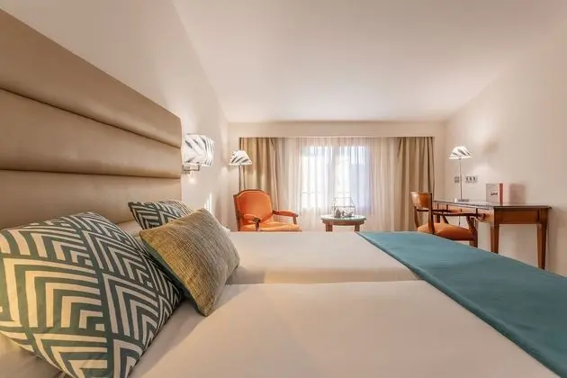 Tek Büyük veya İki Ayrı Yataklı Oda