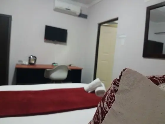 Tek Büyük Yataklı Oda, Havuz Manzaralı