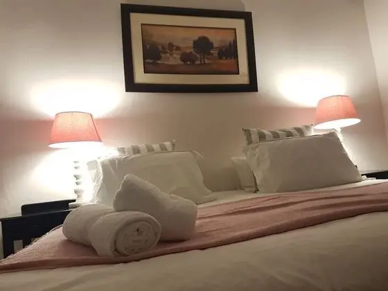 Tek Büyük Yataklı Oda, Havuz Manzaralı