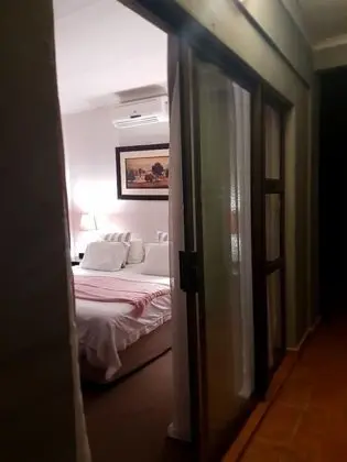 Tek Büyük Yataklı Oda, Havuz Manzaralı