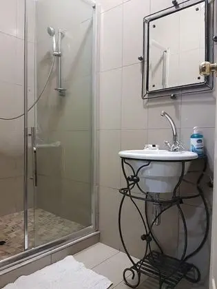 Tek Büyük Yataklı Oda, Havuz Manzaralı