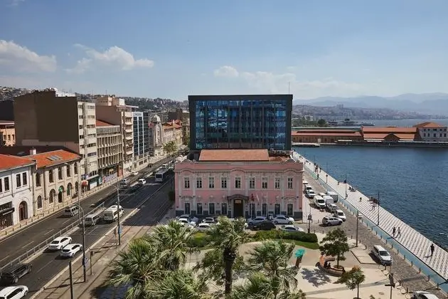 Standard Oda, 2 Tek Kişilik Yatak, Sigara İçilmez, Şehir Manzaralı