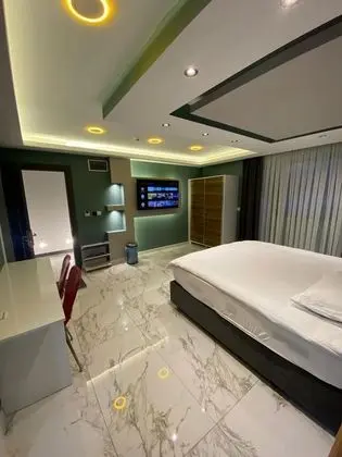 JAKUZİLİ SÜİT