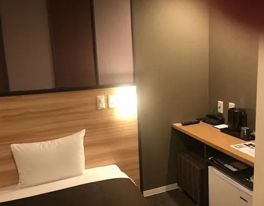 Tek Kişilik Oda, Sigara İçilmez