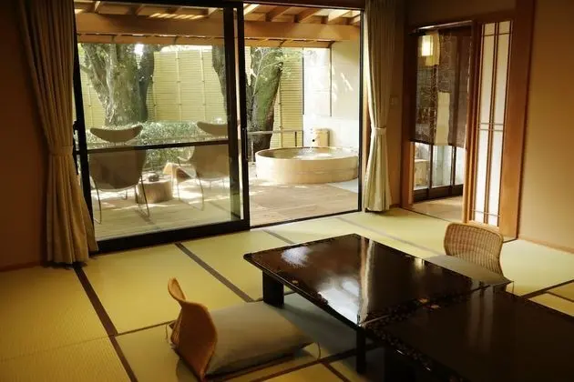 Süit (Maisonette, Open-Air Bath, Tatsuta)