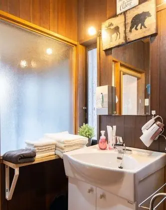 Ev (Private Vacation Home, 1)