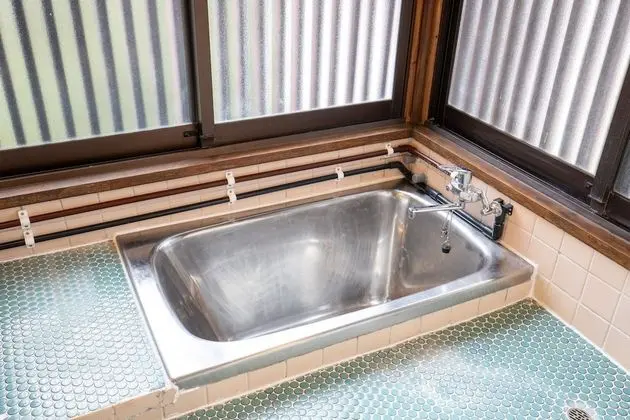 Ev (Private Vacation Home, 1)