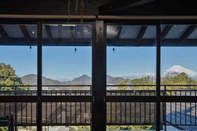 Ev (Private Vacation Home, 1)