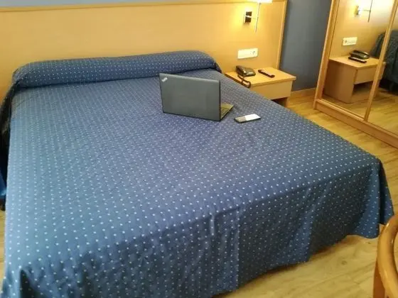 Büyük Yataklı Tek Kişilik Oda