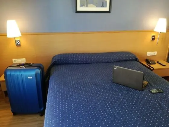 Büyük Yataklı Tek Kişilik Oda