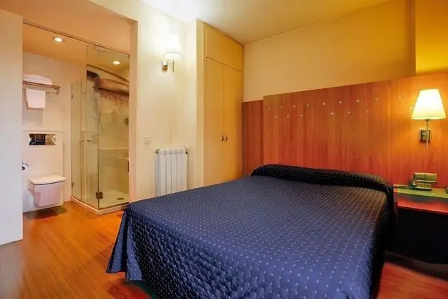 Büyük Yataklı Tek Kişilik Oda