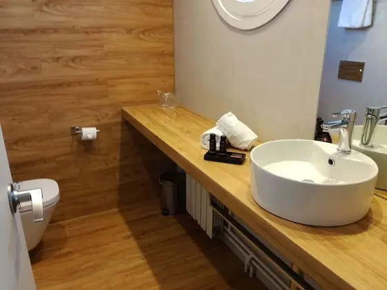 Büyük Yataklı Tek Kişilik Oda