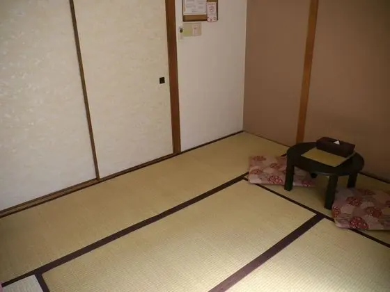 Traditional Tek Kişilik Oda, Sigara İçilmez (Japanese Style,With Shared Bathroom)