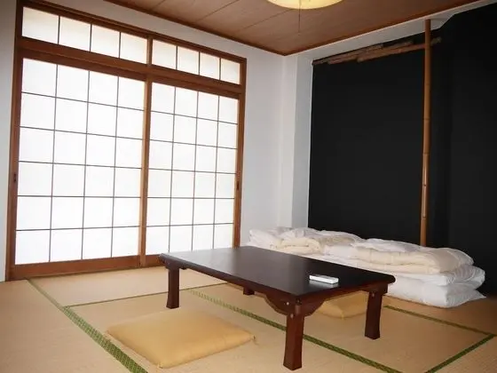 İki Ayrı Yataklı Oda, Ortak Banyo (Japanese Style)