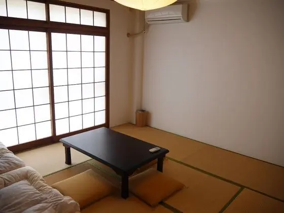 Üç Kişilik Oda, Ortak Banyo (Japanese Style)