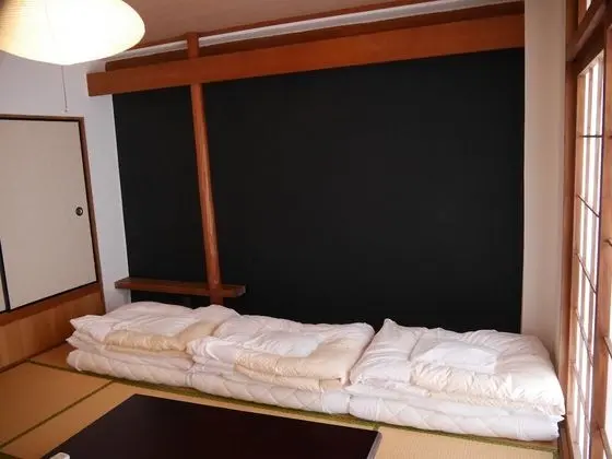Üç Kişilik Oda, Ortak Banyo (Japanese Style)