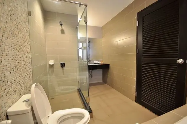 Deluxe Premier Pool View