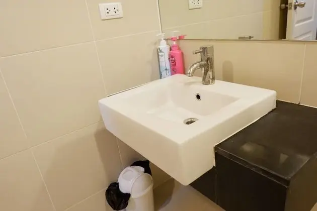One Bedroom Apartment