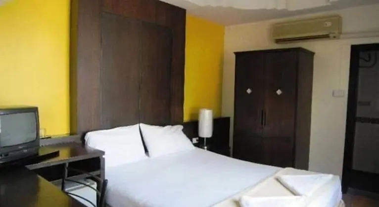 Standard Fan Room
