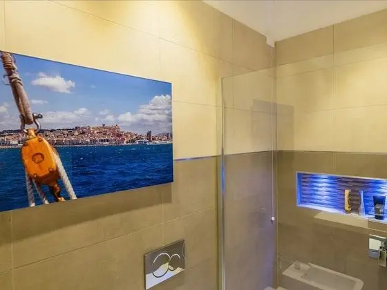 Tek Büyük Yataklı Oda, Balkon