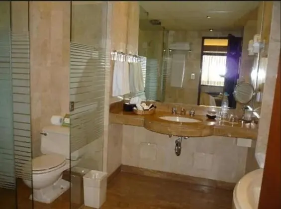 Senior Suite