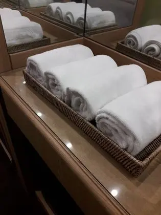 Standard Double Room (Breakfast for 1 per day / Sauna access for base pax)