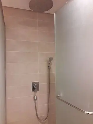 Standard Twin Room (Breakfast for 1 per day / Sauna access for base pax)