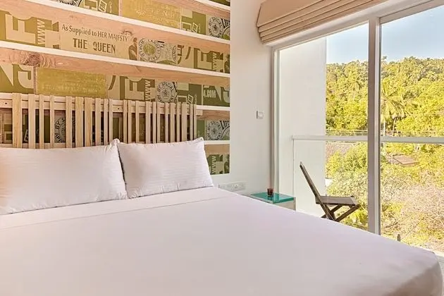Standard Tek Büyük Yataklı Oda, Havuz Manzaralı