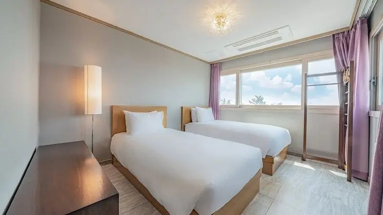 J. View Suite