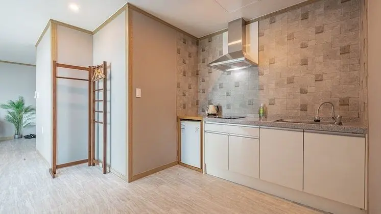 J. View Suite
