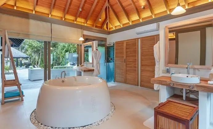Deluxe Villa (Beach - Family Private Pool)