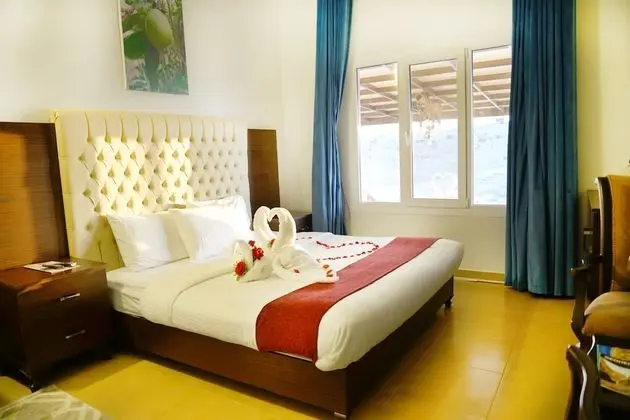 Deluxe Oda, 1 Yatak Odası, Özel Banyo, Havuz Manzaralı