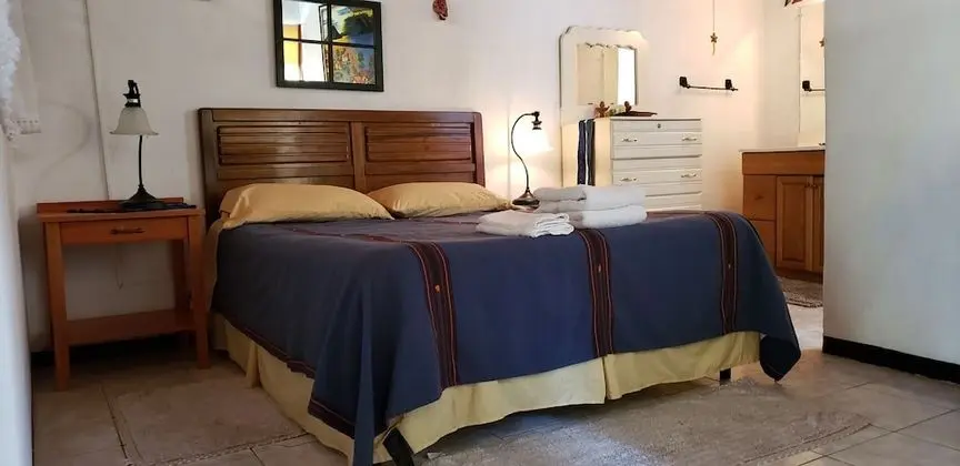 Deluxe Ev, 1 Büyük (Queen) Boy Yatak