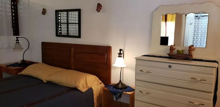 Deluxe Ev, 1 Büyük (Queen) Boy Yatak