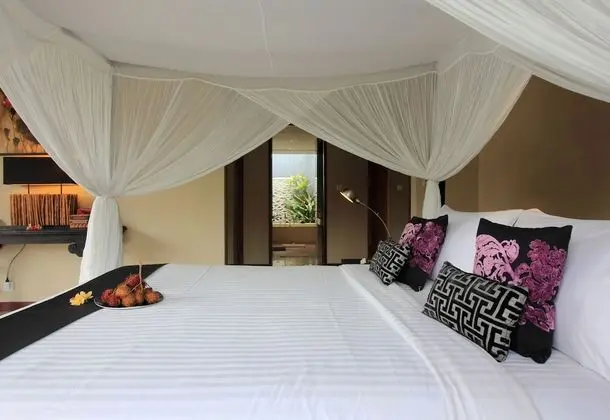 Villa, 4 Yatak Odası, Kişiye Özel Havuzlu