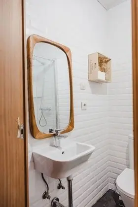 Ortak Ranzalı Oda, Karma Ranzalı Oda, Ortak Banyo ((1) 1 bed in a 6-Bed Dormitory Room)