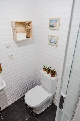 Ortak Ranzalı Oda, Karma Ranzalı Oda, Ortak Banyo ((1) 1 bed in a 6-Bed Dormitory Room)