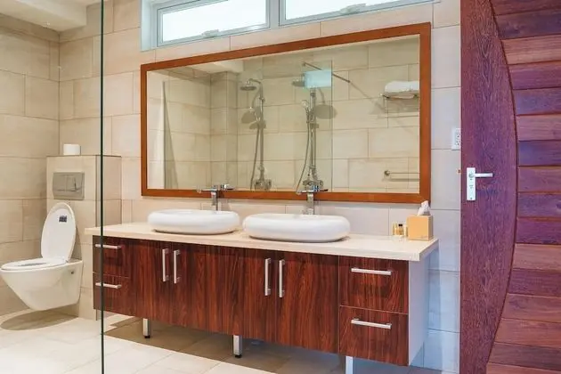 Luxury Süit, 1 Yatak Odası, Sıcak Su Küveti, Havuz Manzaralı